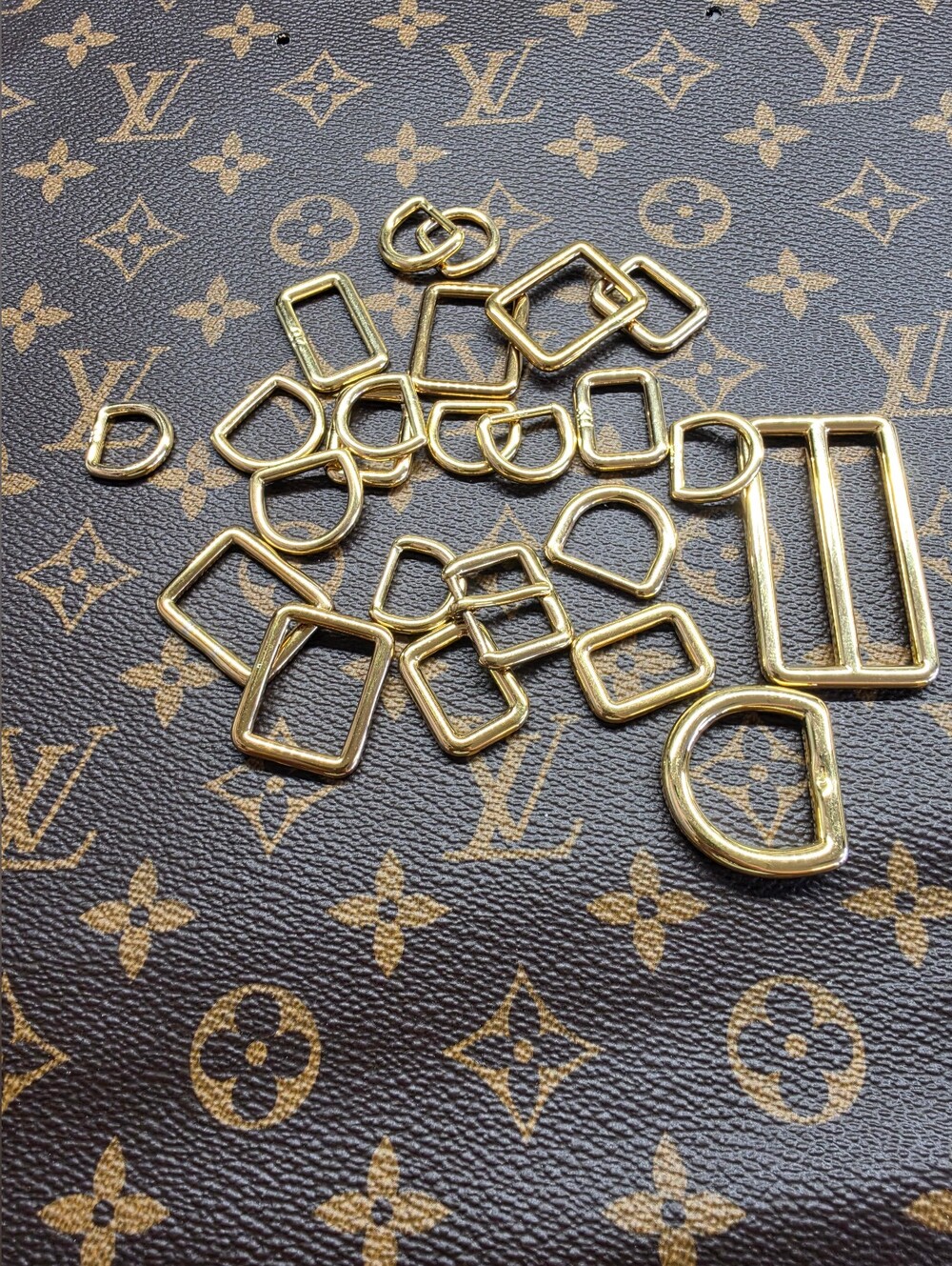 Louis vuitton Gold Hardware Set for Womenโs Bags